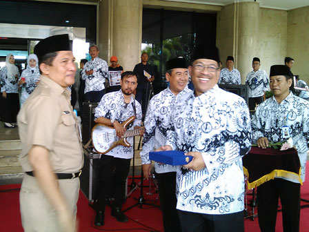 Pencarian PGRI Ende - Persatuan Guru Republik Indonesia Cabang Ende